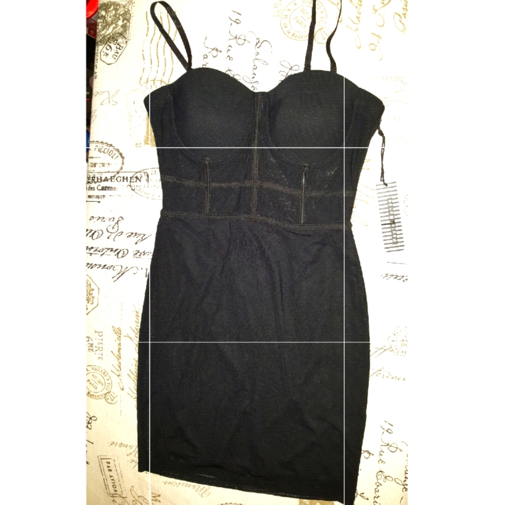 BLACK DRESS FITTED
